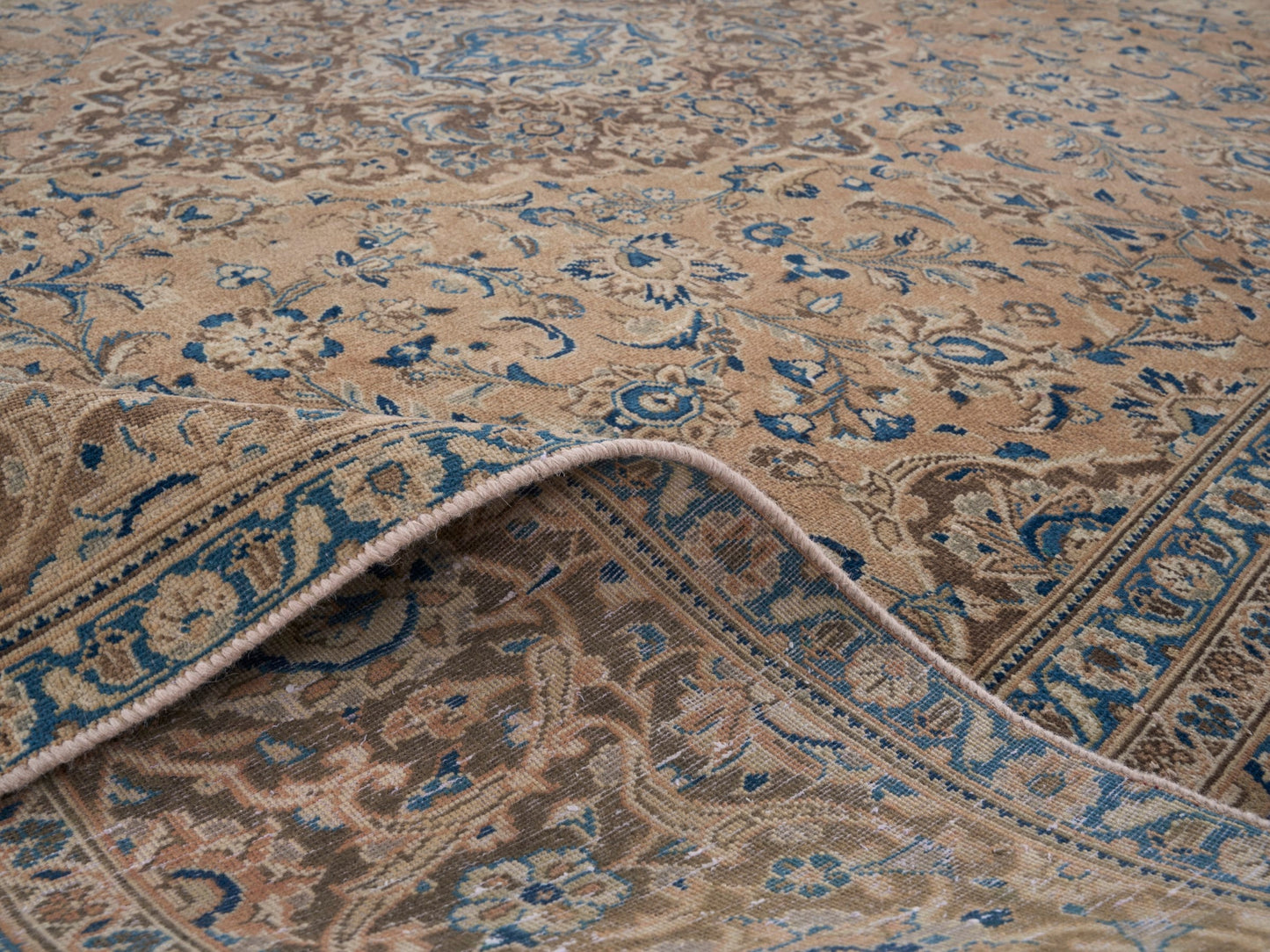 8977 - 9'3" x 12'10"