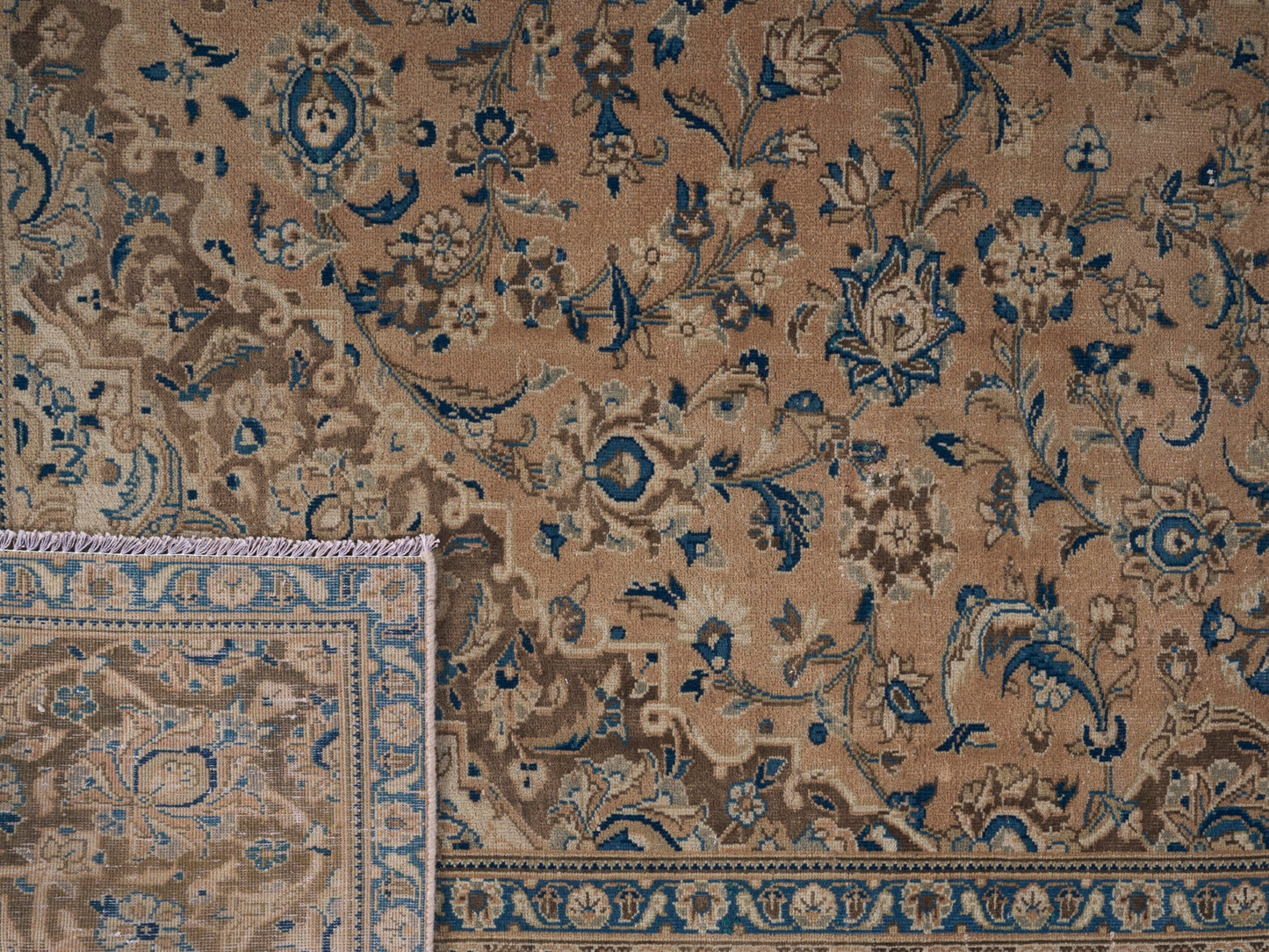 8977 - 9'3" x 12'10"