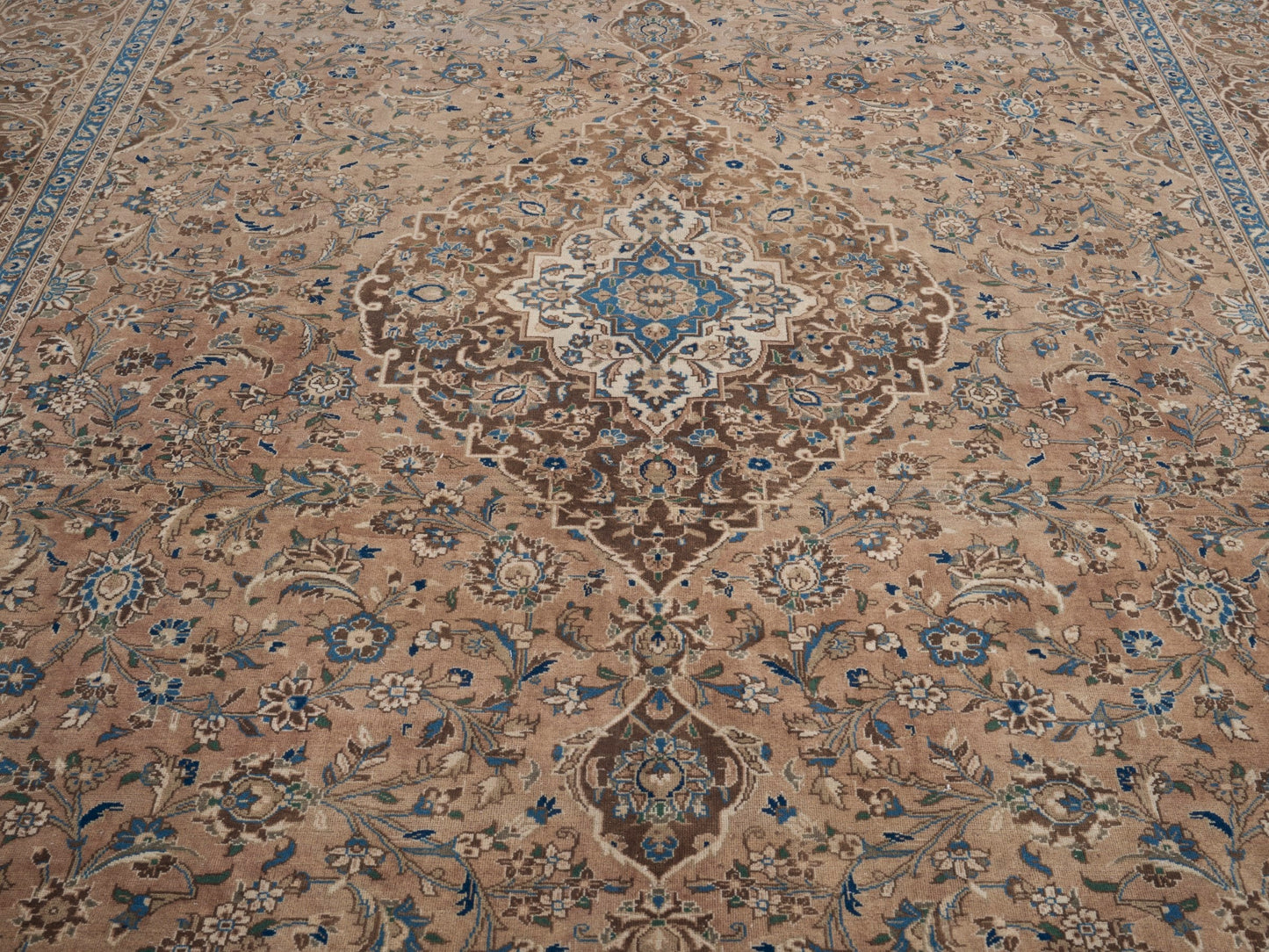 8998 - 8'11" x 12'7"