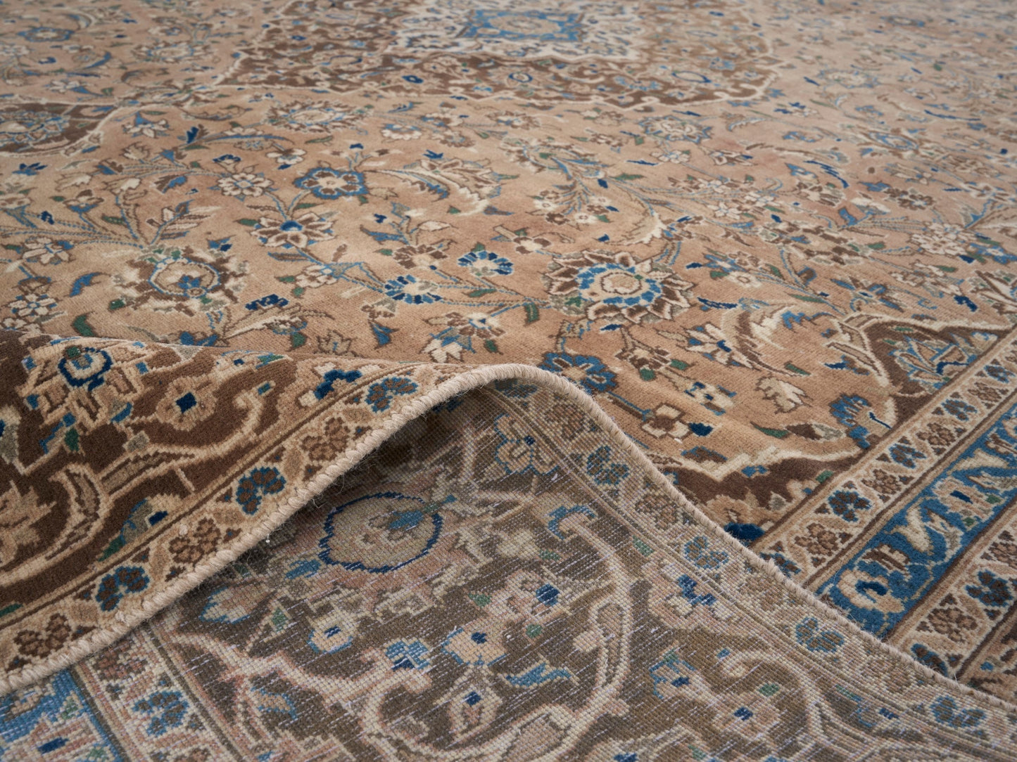 8998 - 8'11" x 12'7"