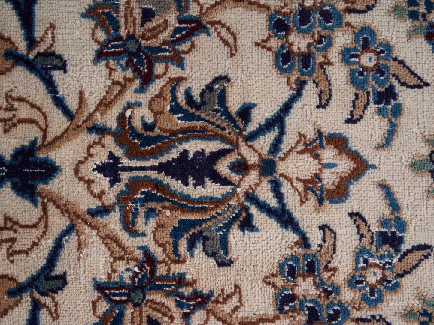 9003 - 7'9" x 11'10"