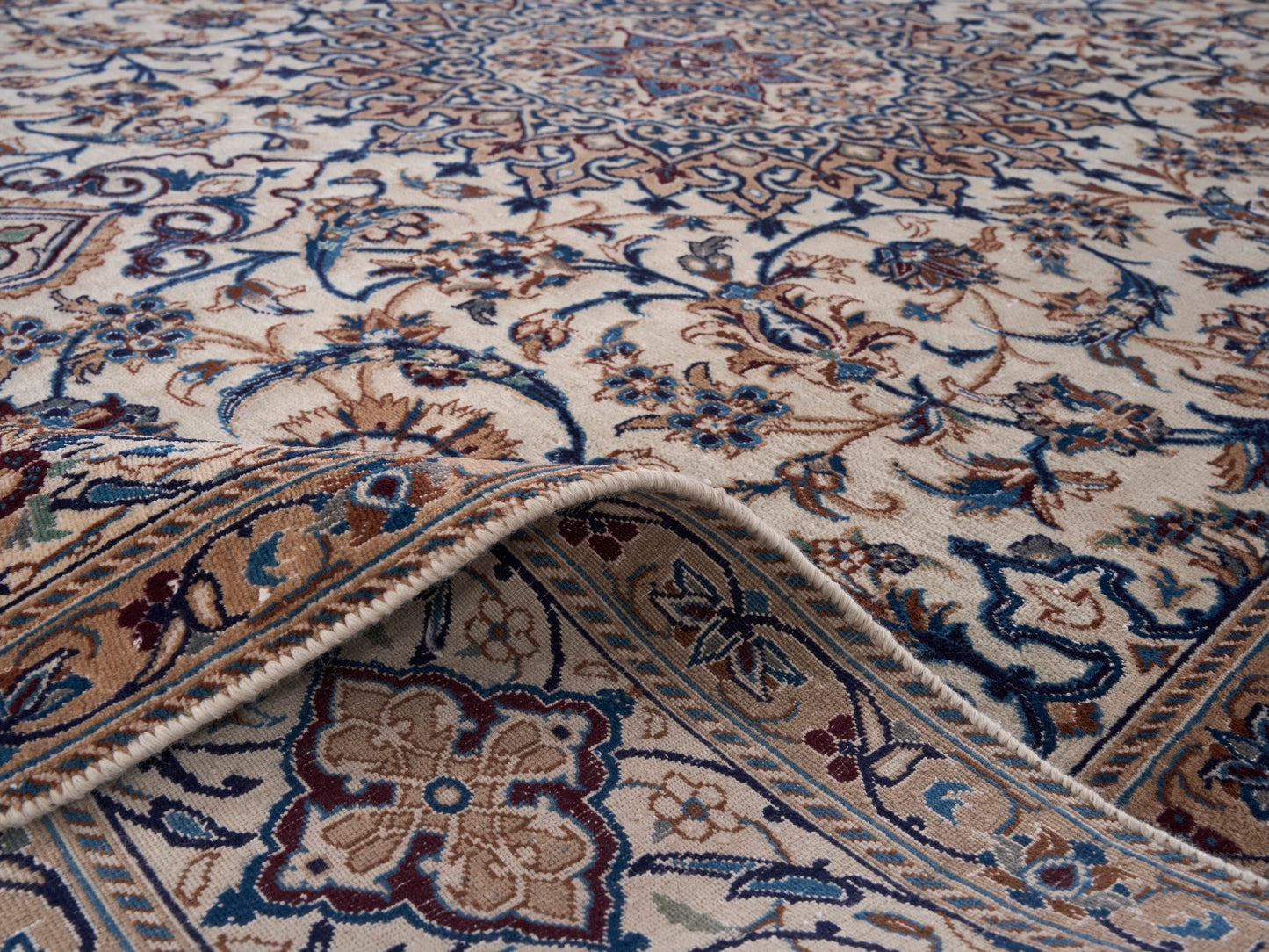 9003 - 7'9" x 11'10"