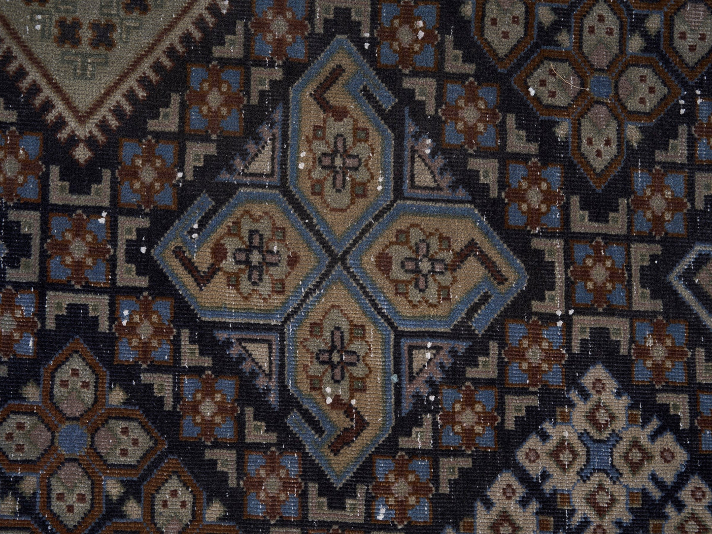 XL145 - 9'1" x 12'10"