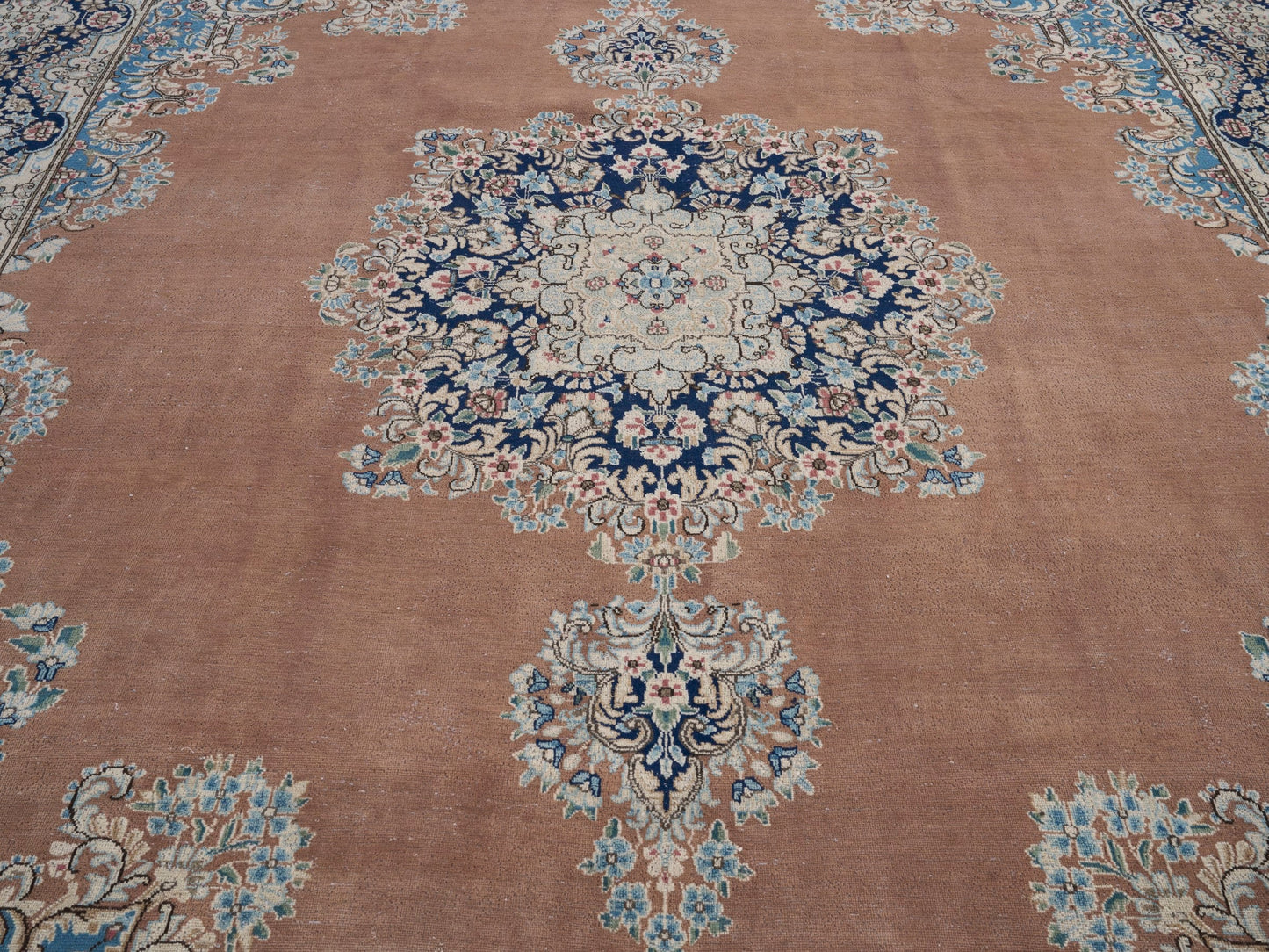 8972 - 8'11" x 12'7"