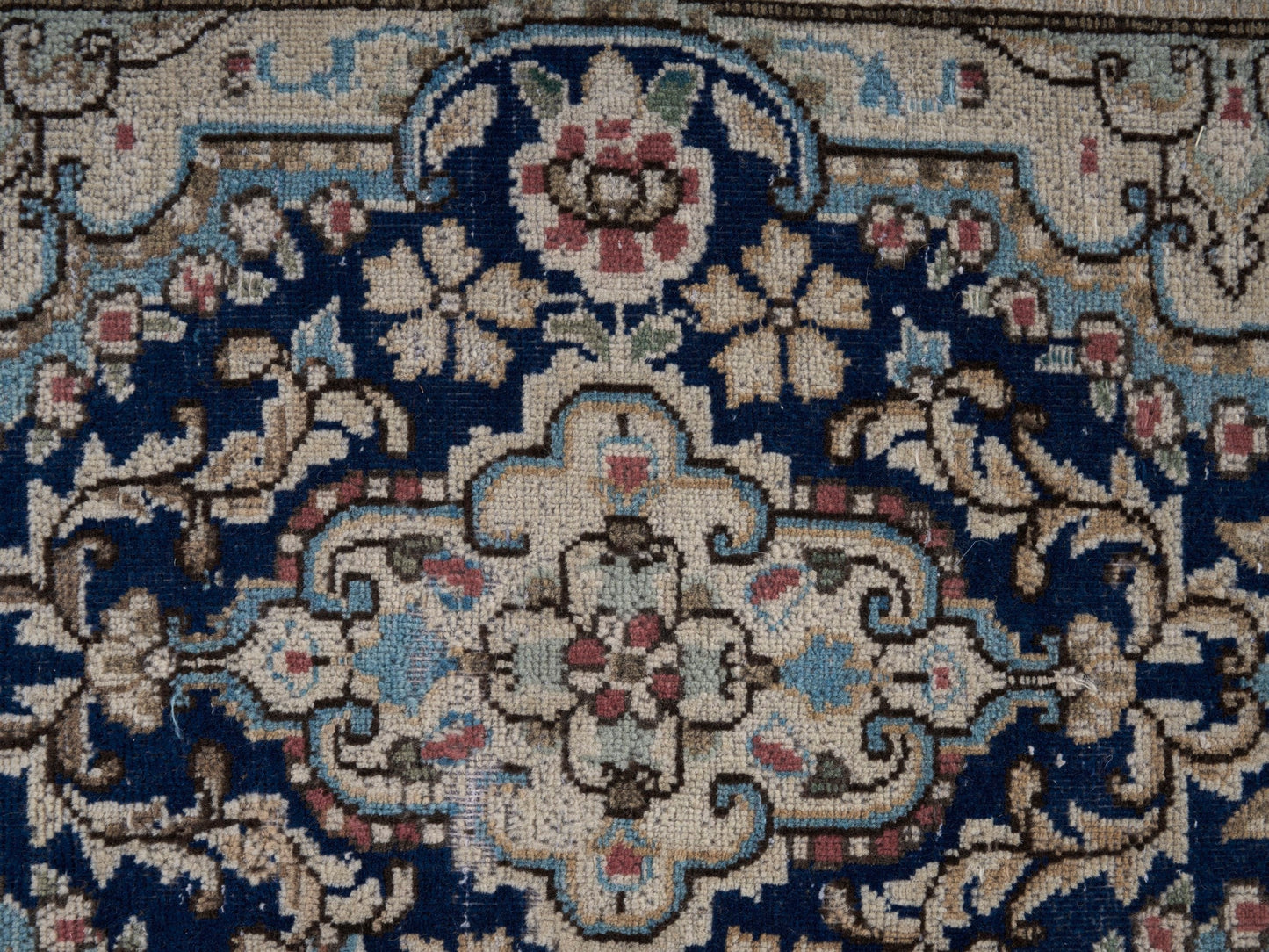 8972 - 8'11" x 12'7"