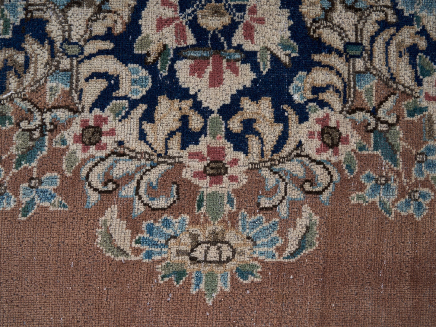 8972 - 8'11" x 12'7"