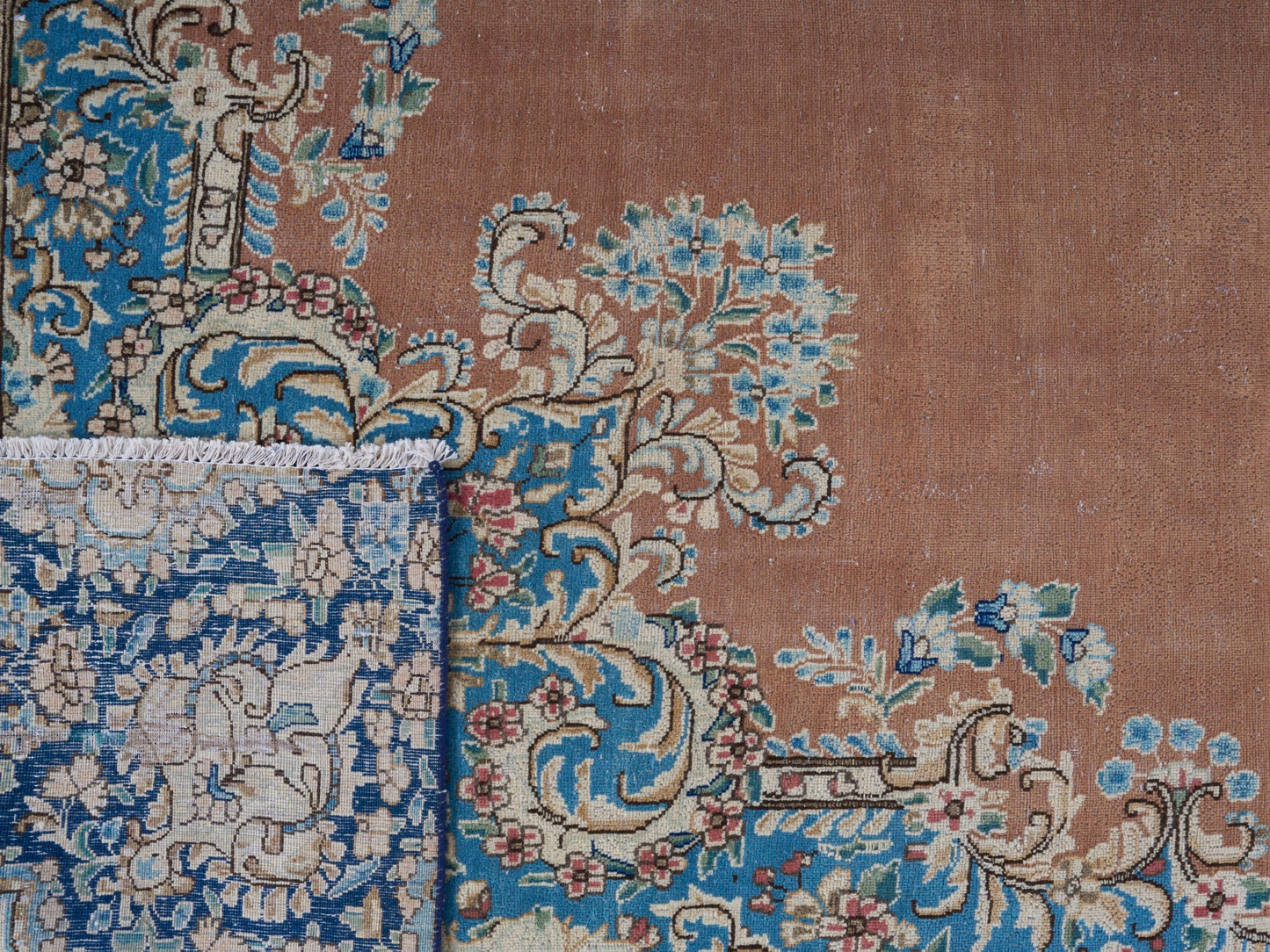 8972 - 8'11" x 12'7"