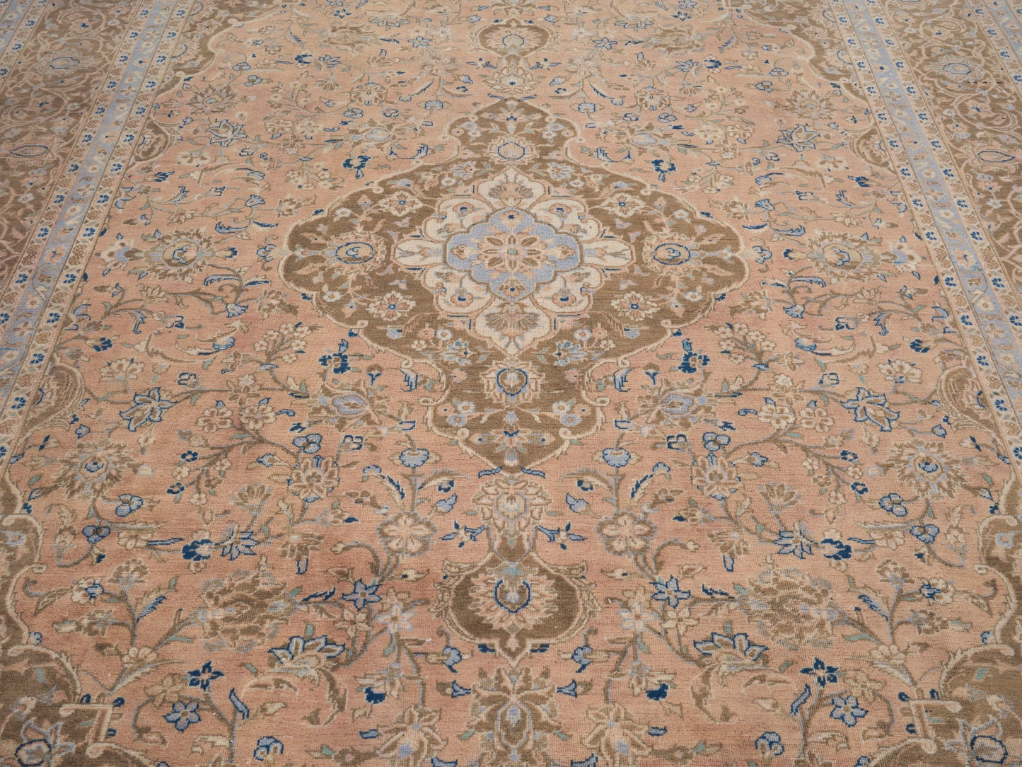 XL323 - 8' x 11'10"