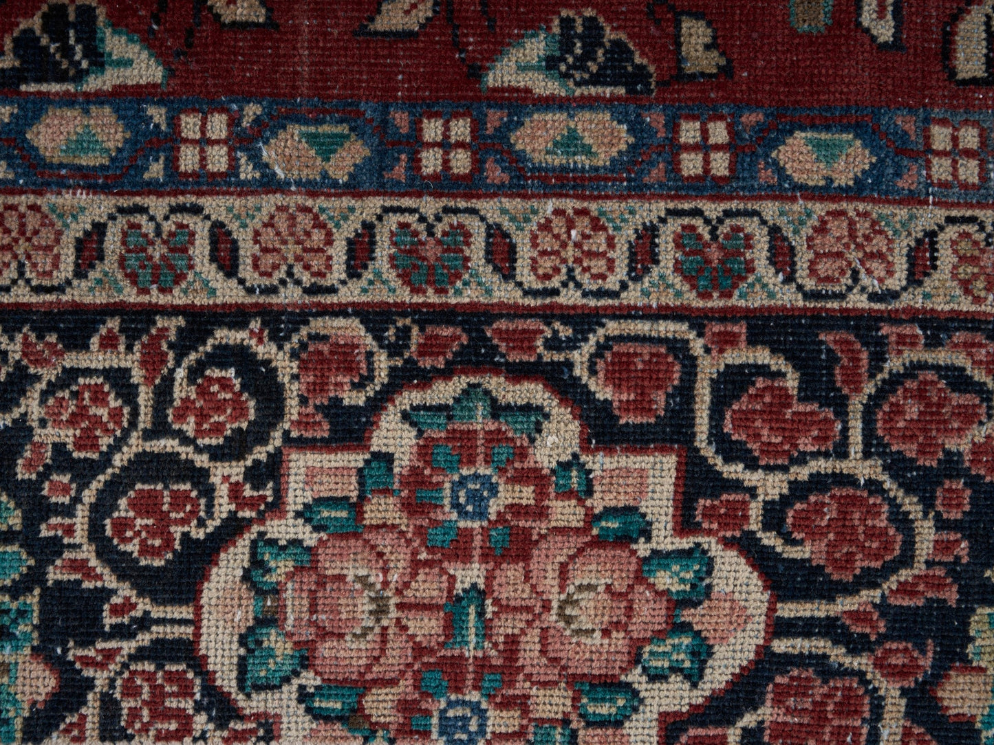 XL257 - 9' x 12'6"