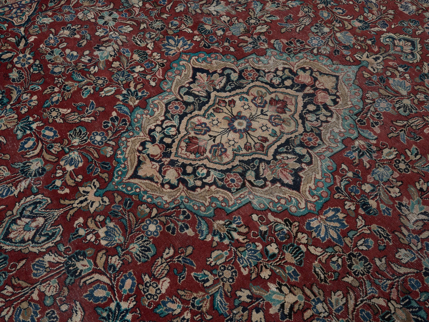 XL257 - 9' x 12'6"