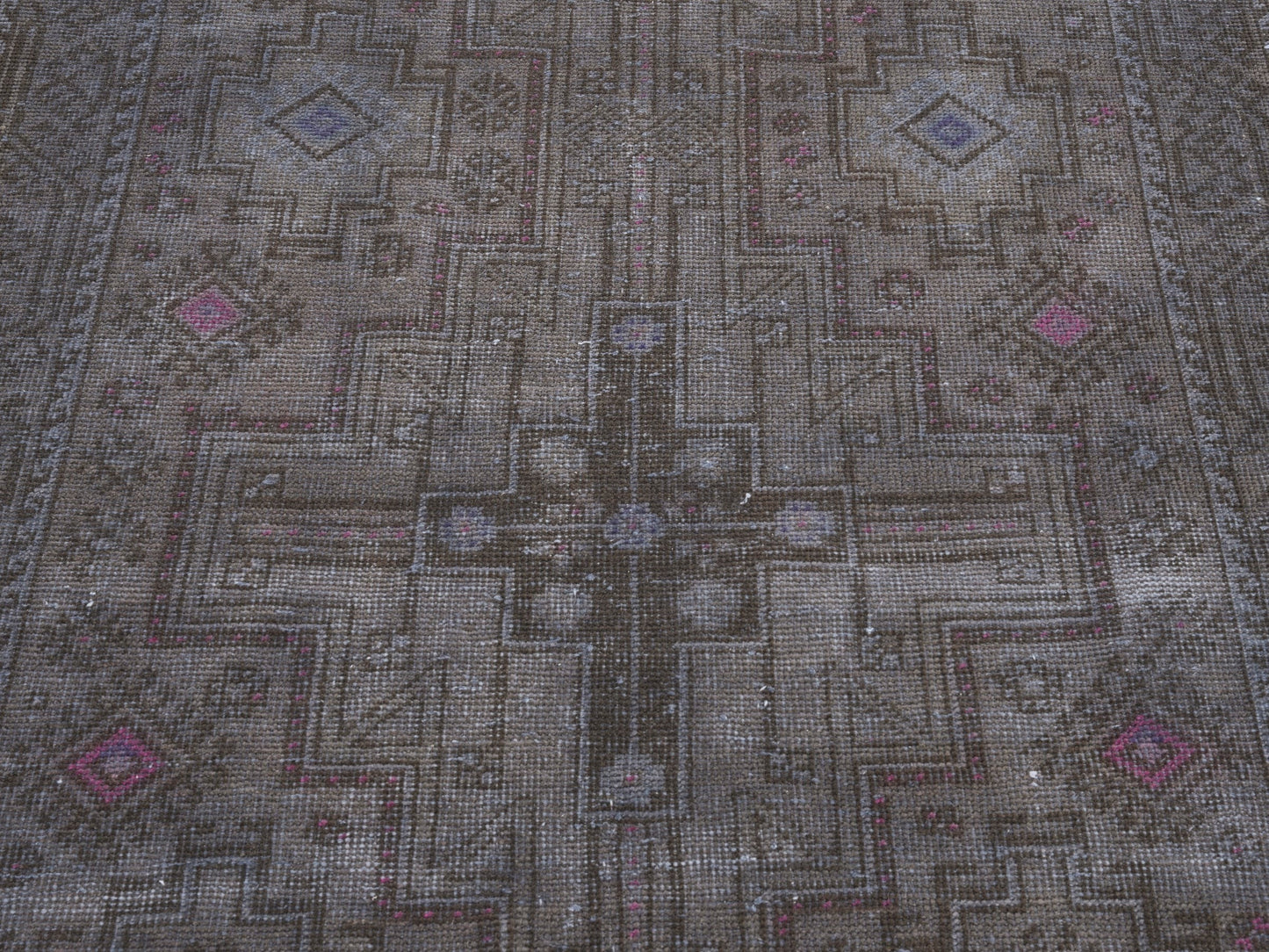 8900 - 3'6" x 10'10"