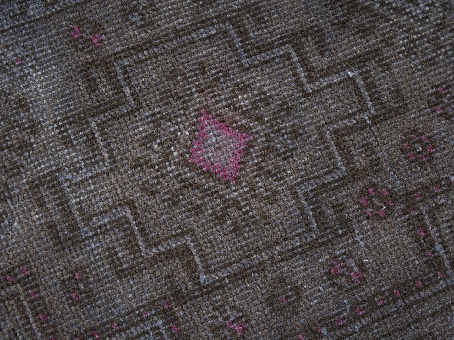 8900 - 3'6" x 10'10"