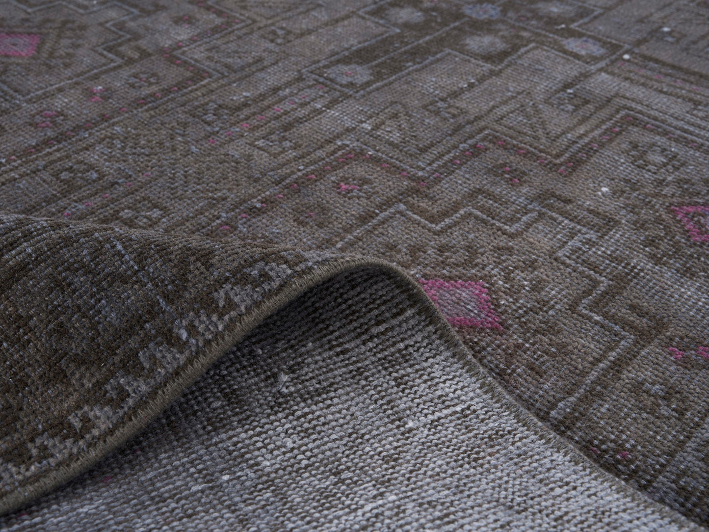 8900 - 3'6" x 10'10"