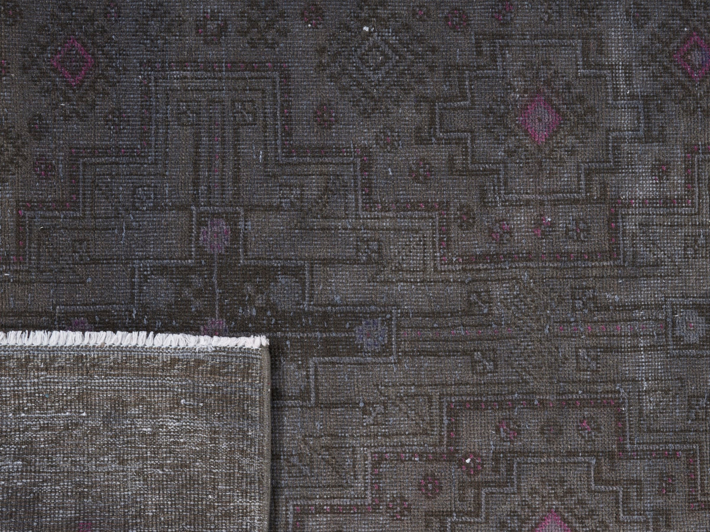 8900 - 3'6" x 10'10"