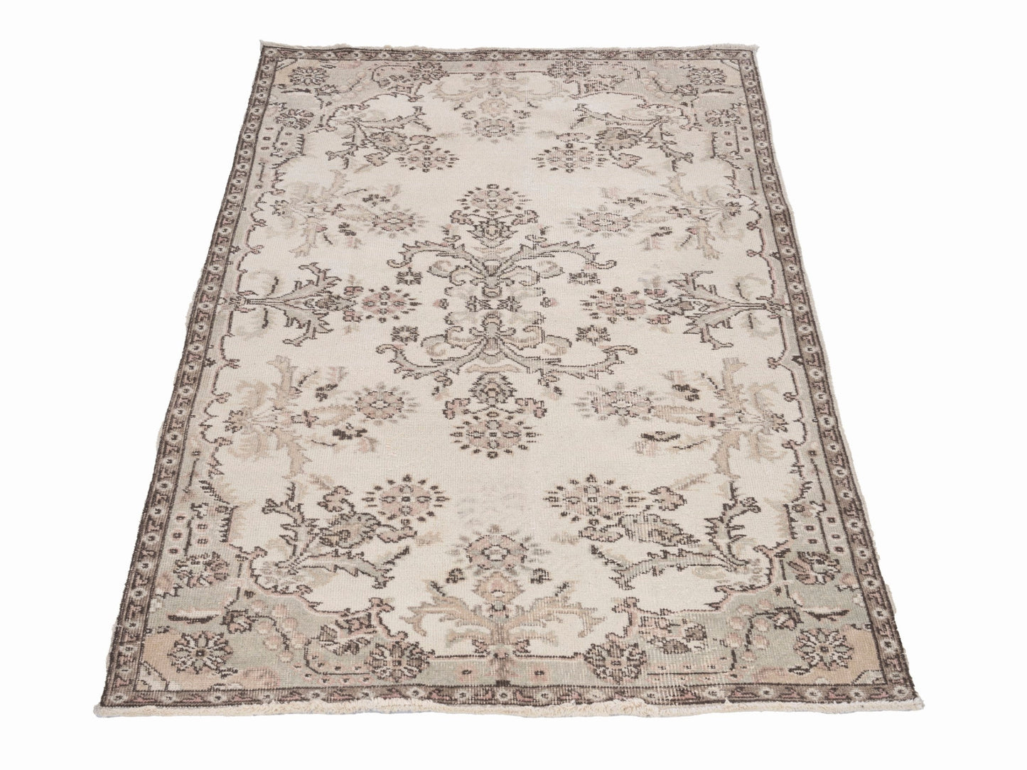 8000 - 3'10" x 6'11"