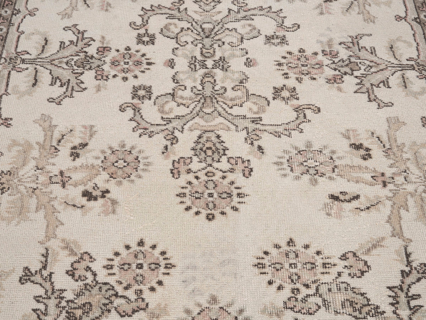 8000 - 3'10" x 6'11"