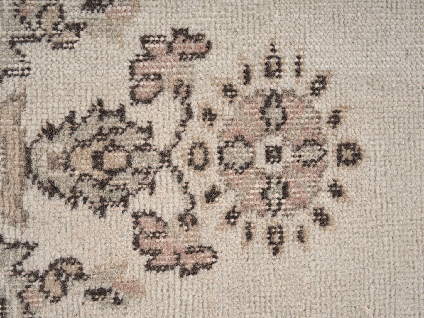 8000 - 3'10" x 6'11"