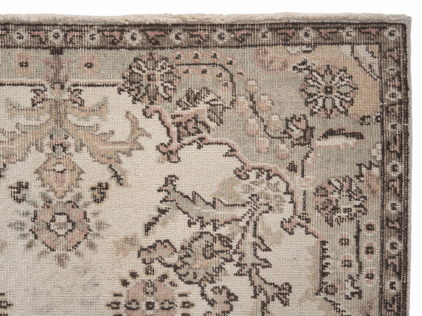 8000 - 3'10" x 6'11"