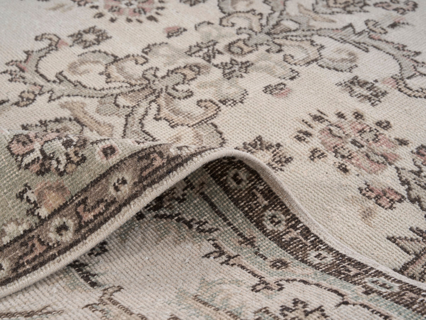 8000 - 3'10" x 6'11"