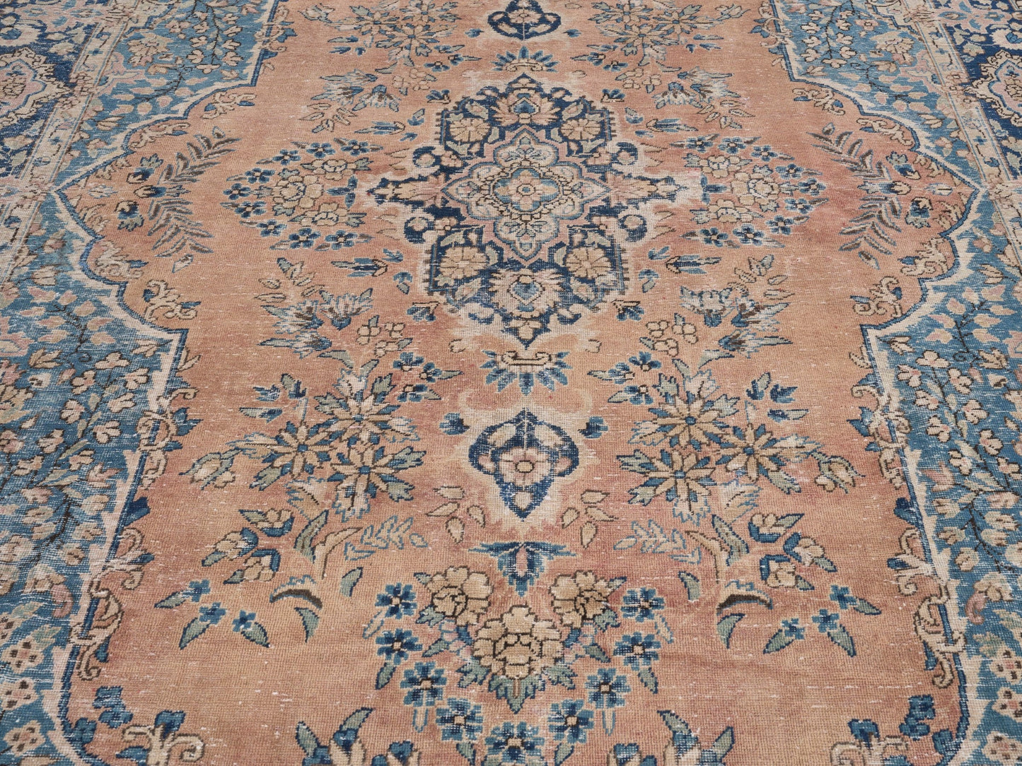 9047 - 7'11" x 12'2"