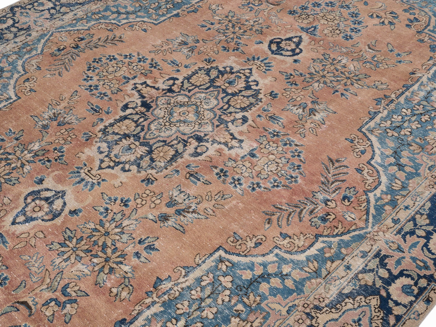 9047 - 7'11" x 12'2"