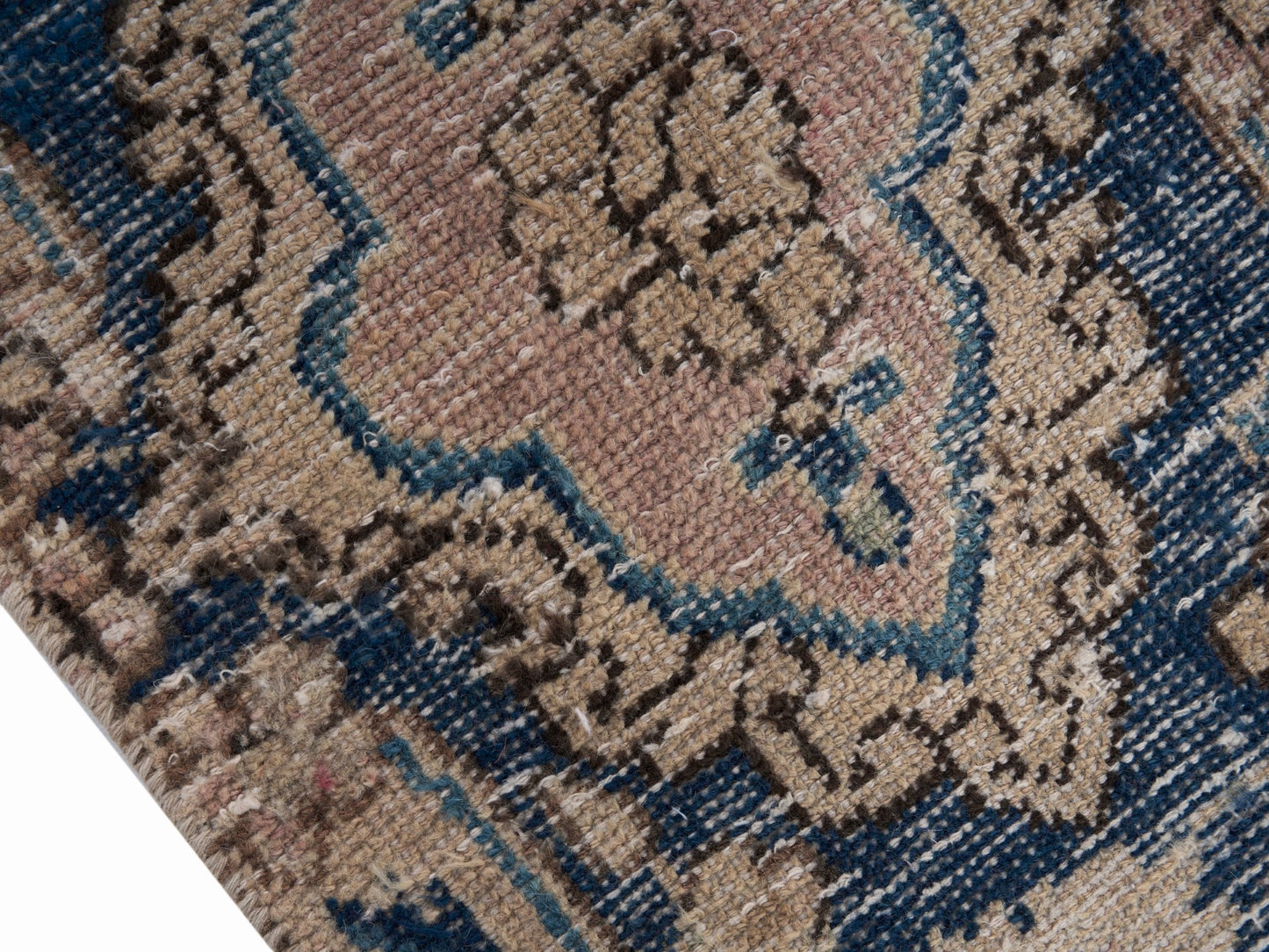 9047 - 7'11" x 12'2"