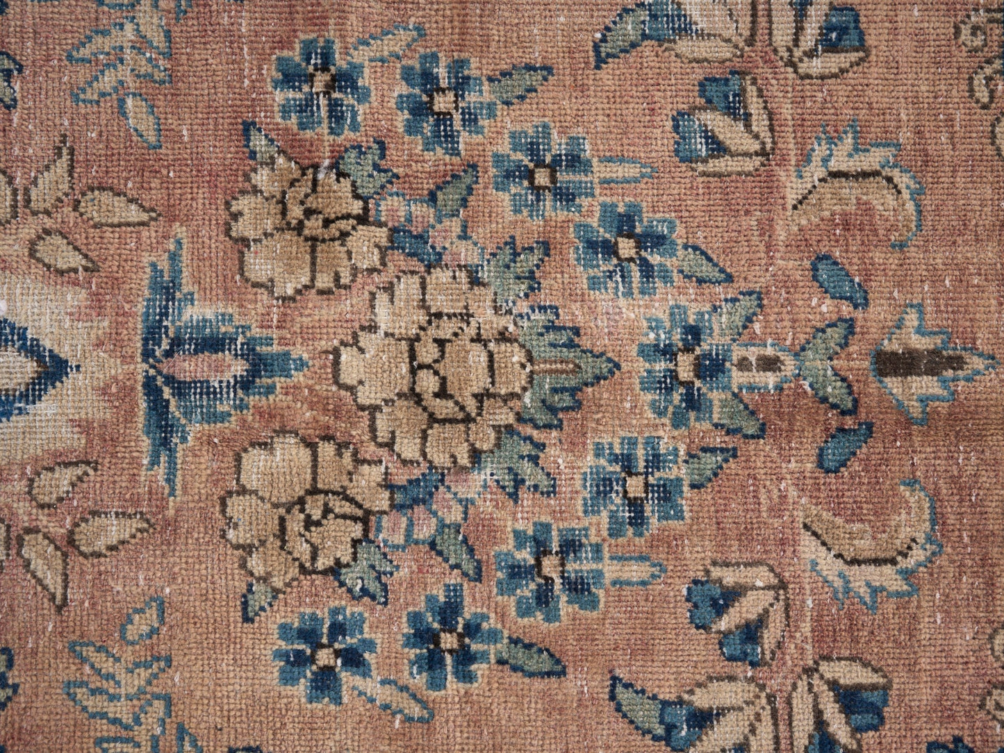 9047 - 7'11" x 12'2"