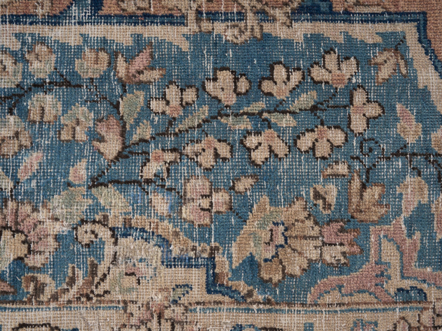 XL339 - 7'11" x 12'2"