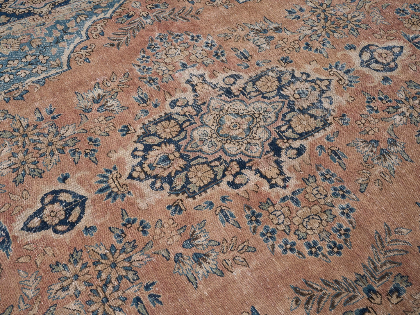 9047 - 7'11" x 12'2"