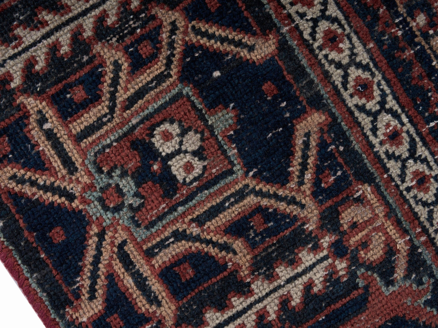 9046 - 7'9" x 10'11"