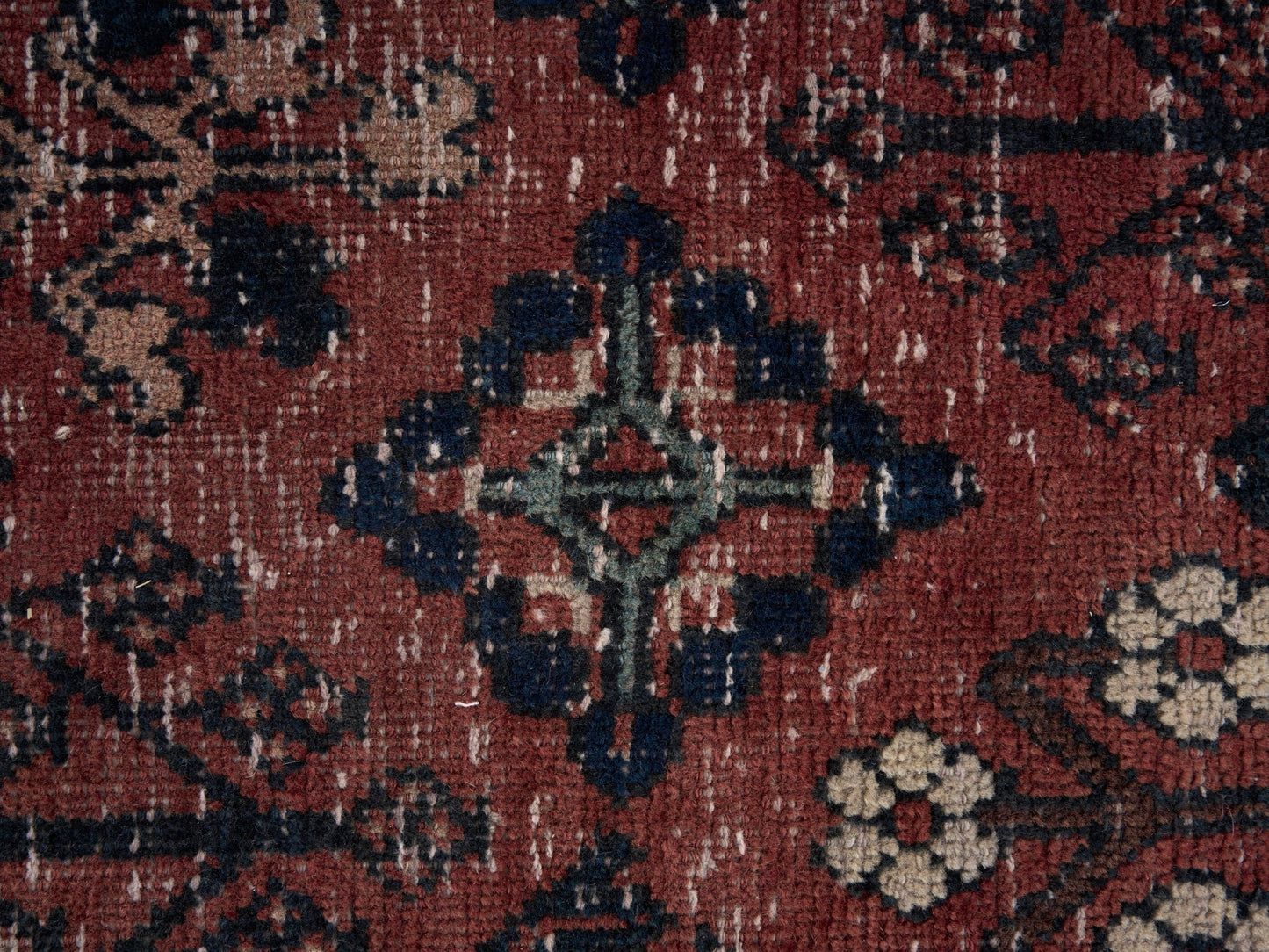 9046 - 7'9" x 10'11"