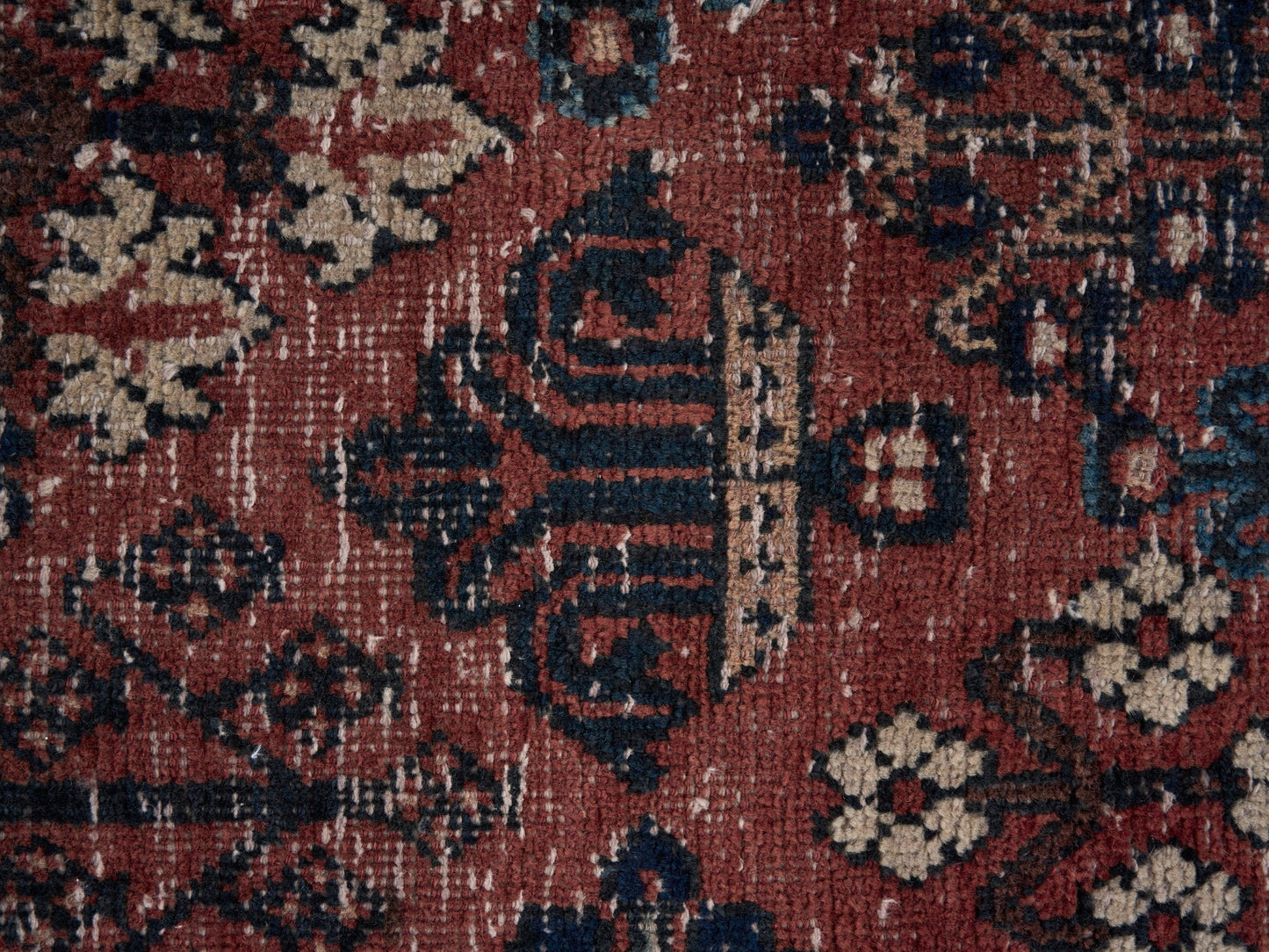 9046 - 7'9" x 10'11"