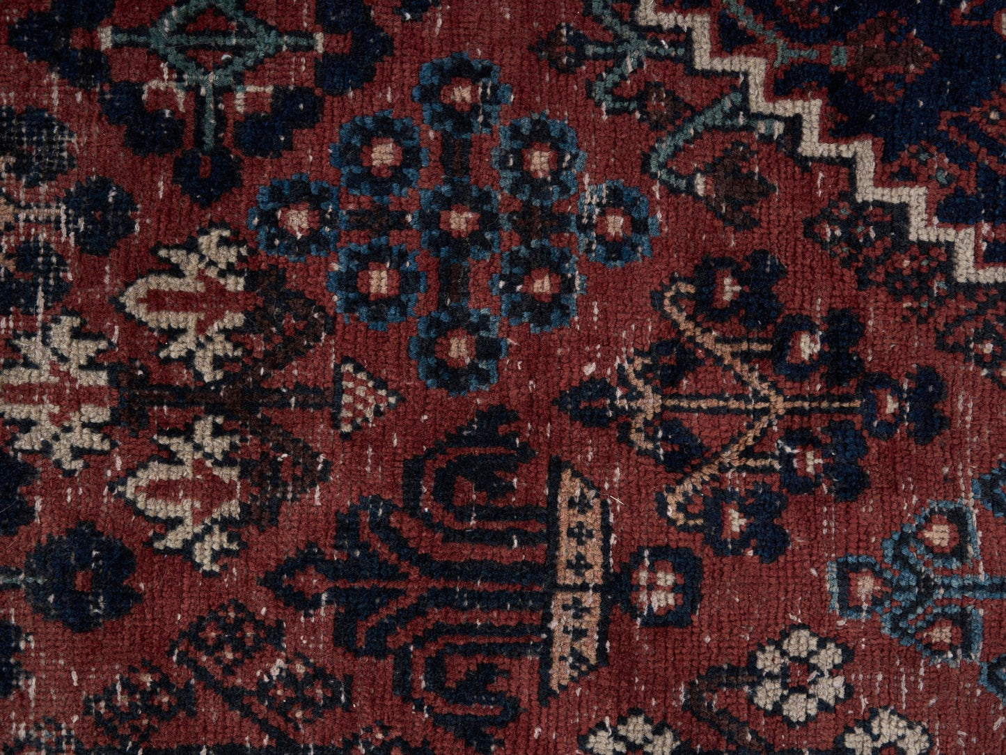 9046 - 7'9" x 10'11"