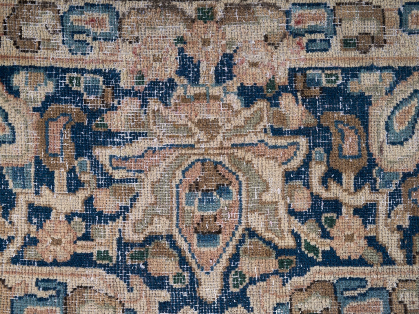 9042 - 8'10" x 11'9"