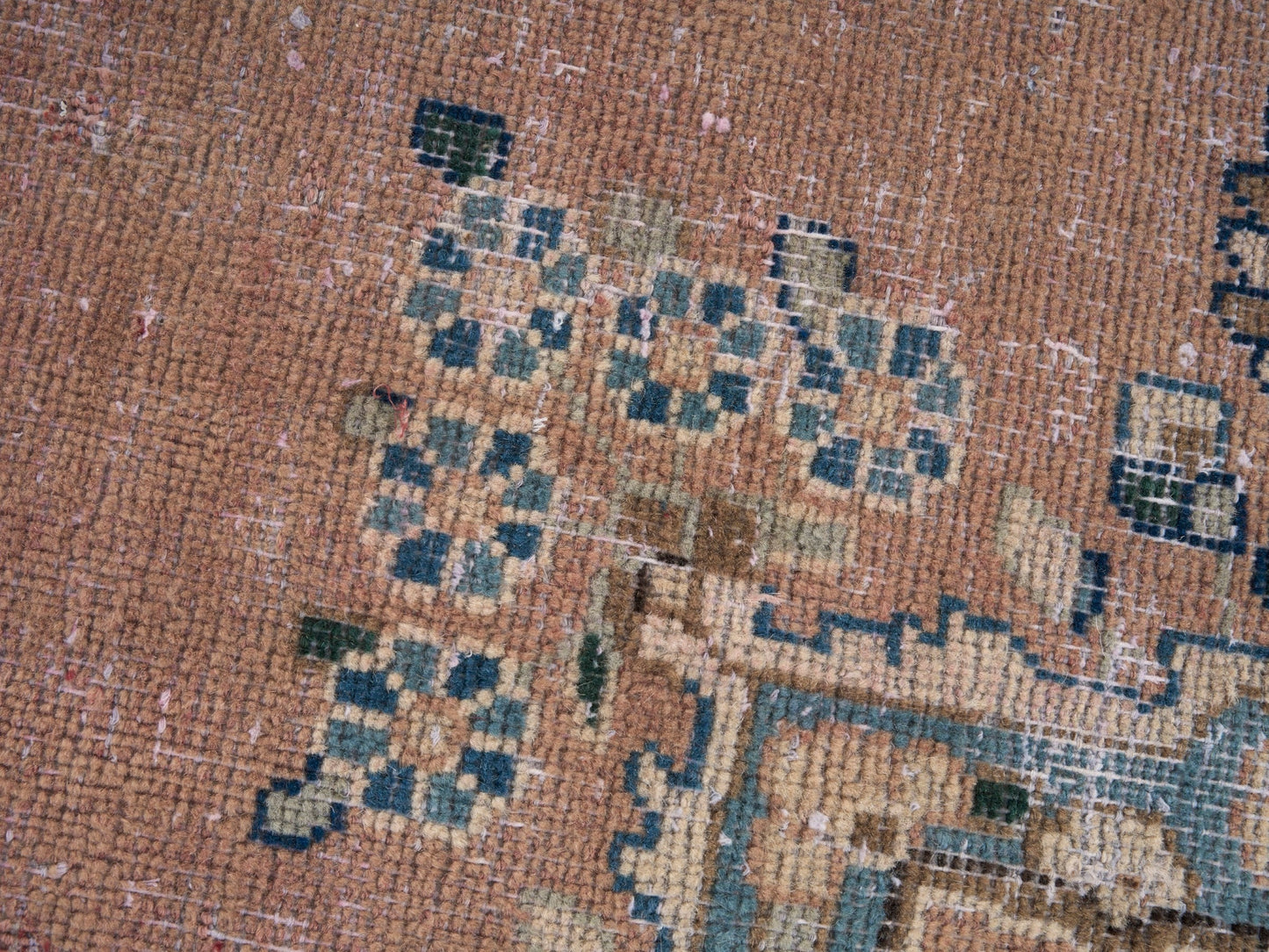 9042 - 8'10" x 11'9"