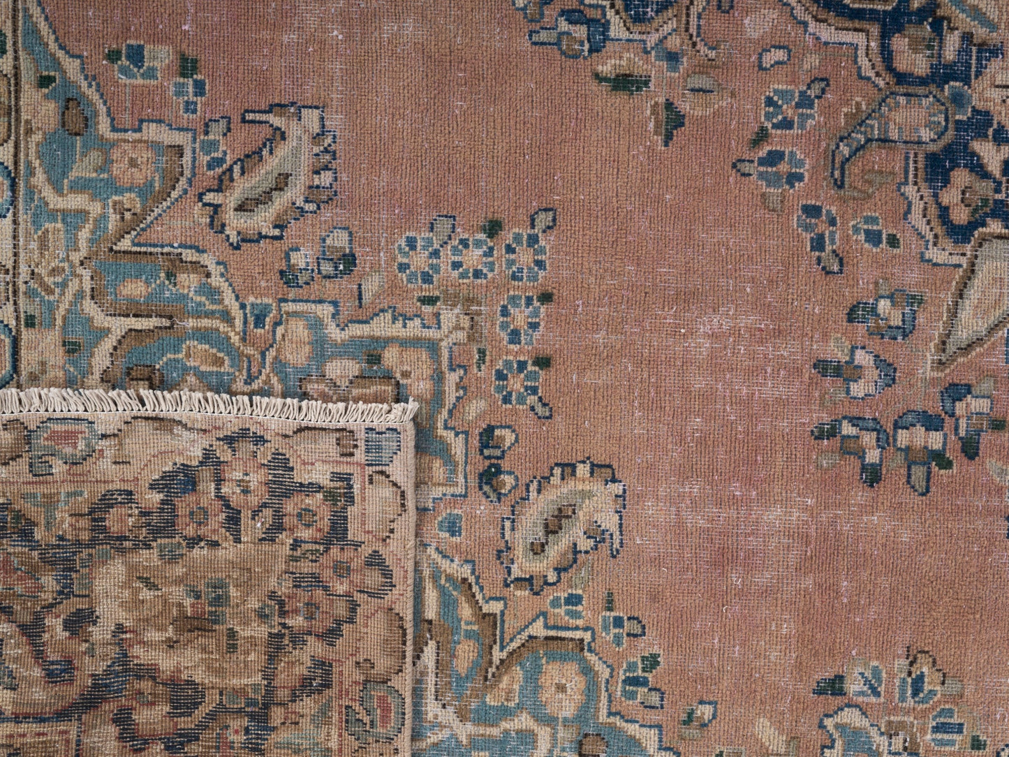 9042 - 8'10" x 11'9"