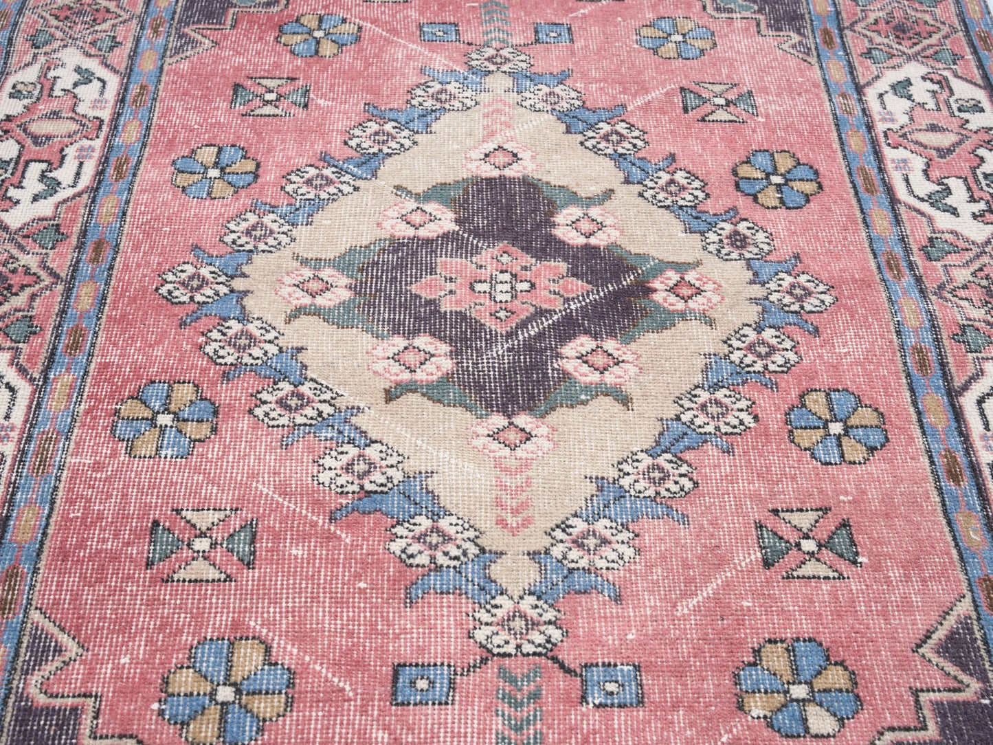 8390 - 3'10" x 6'11"