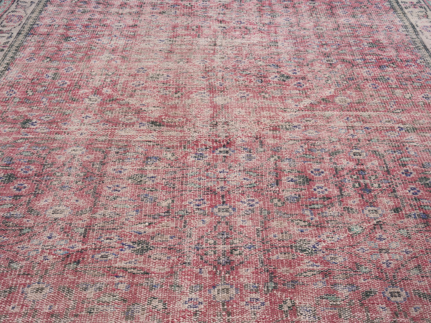 3310 - 5'8" x 8'3"