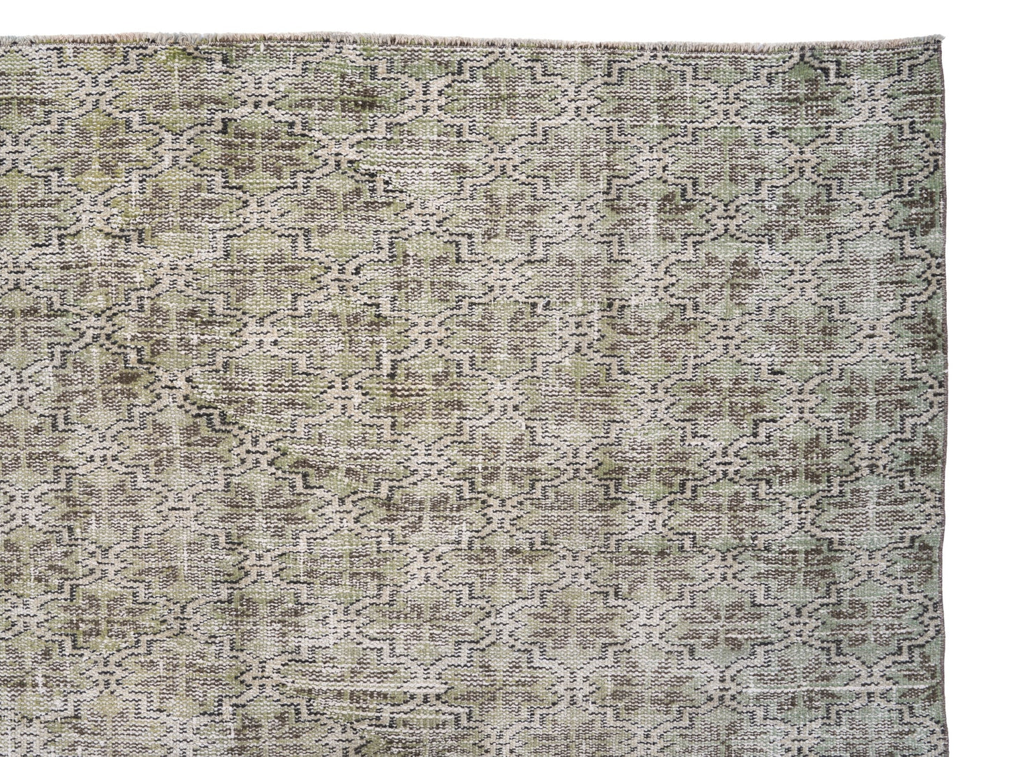 3303 - 5'9" x 9'