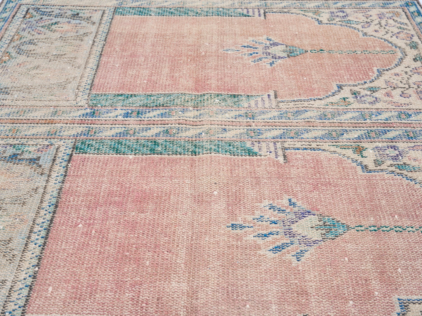 8585 - 3'10" x 9'11"