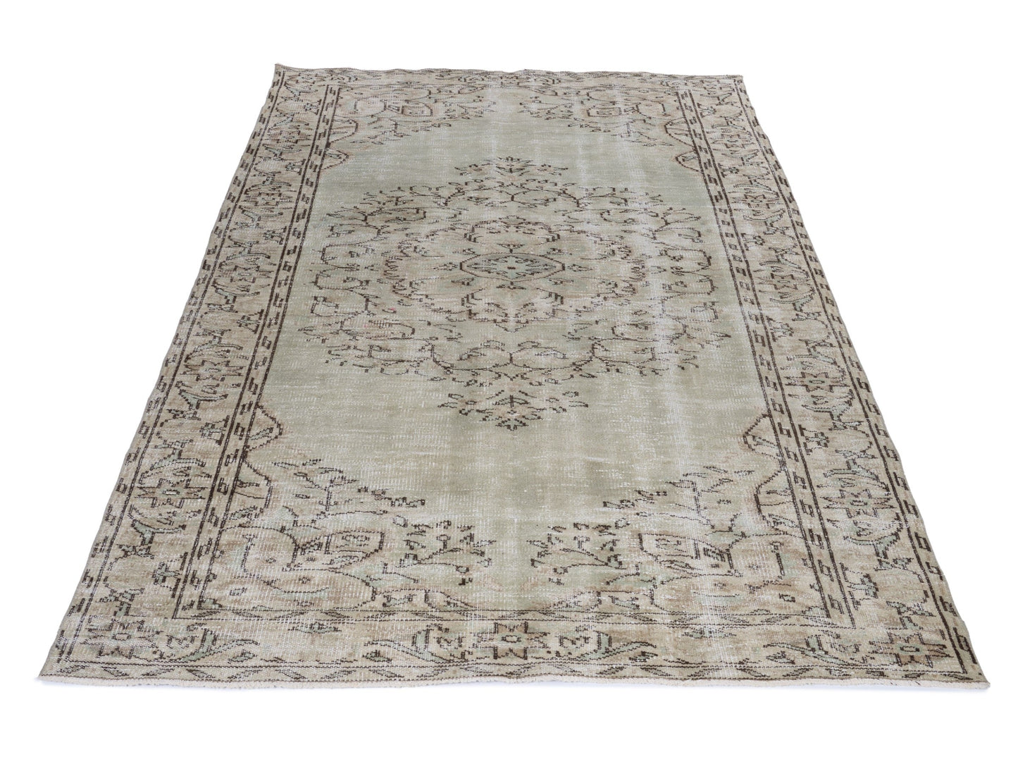 8009 - 5'11" x 9'11"