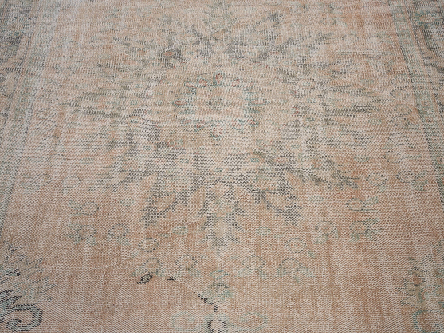 8093 - 5'10" x 9'11"