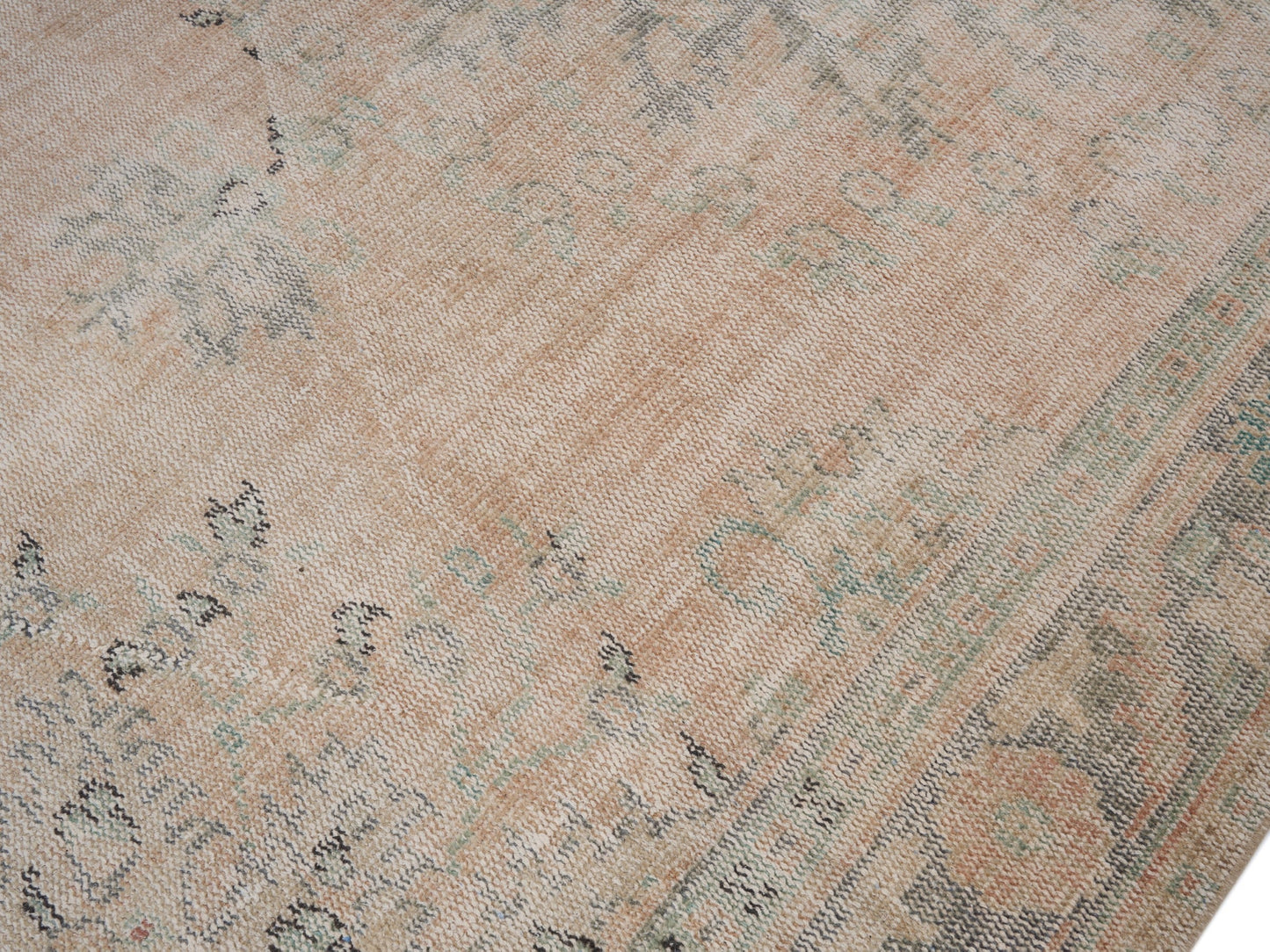 8093 - 5'10" x 9'11"