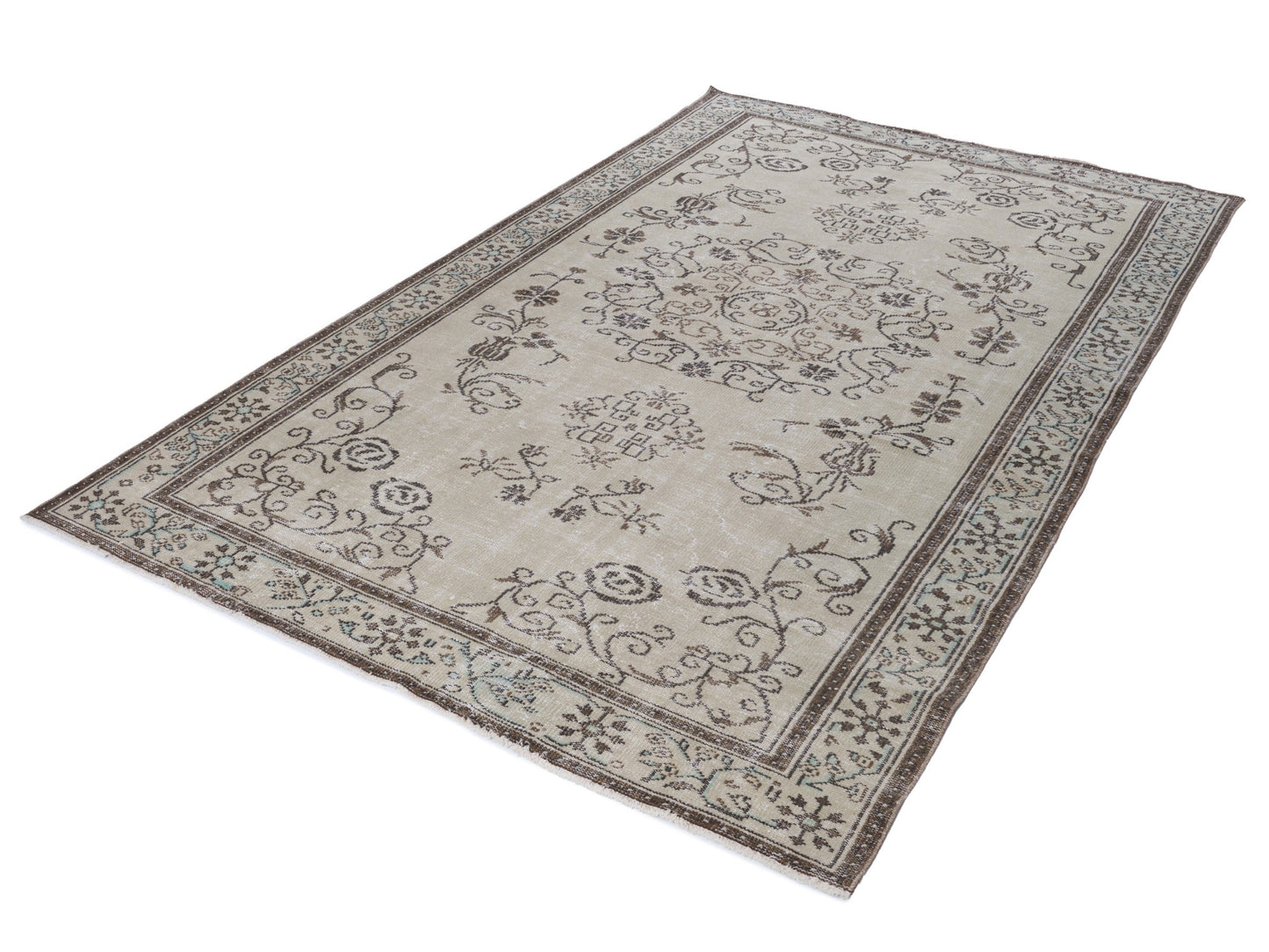 8116 - 6'10" x 10'9"