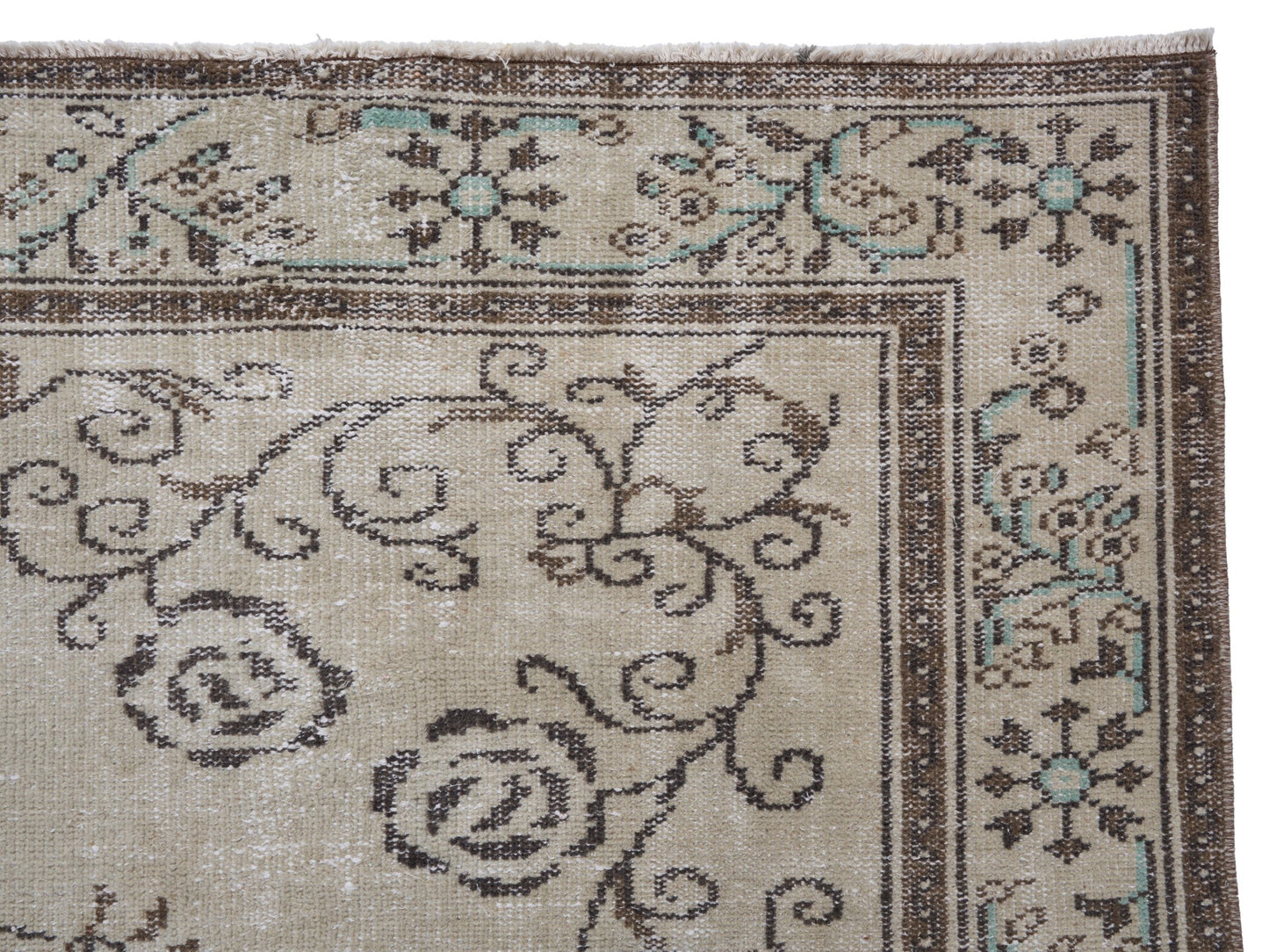 8116 - 6'10" x 10'9"