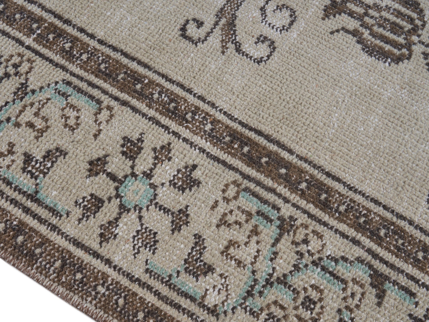 8116 - 6'10" x 10'9"