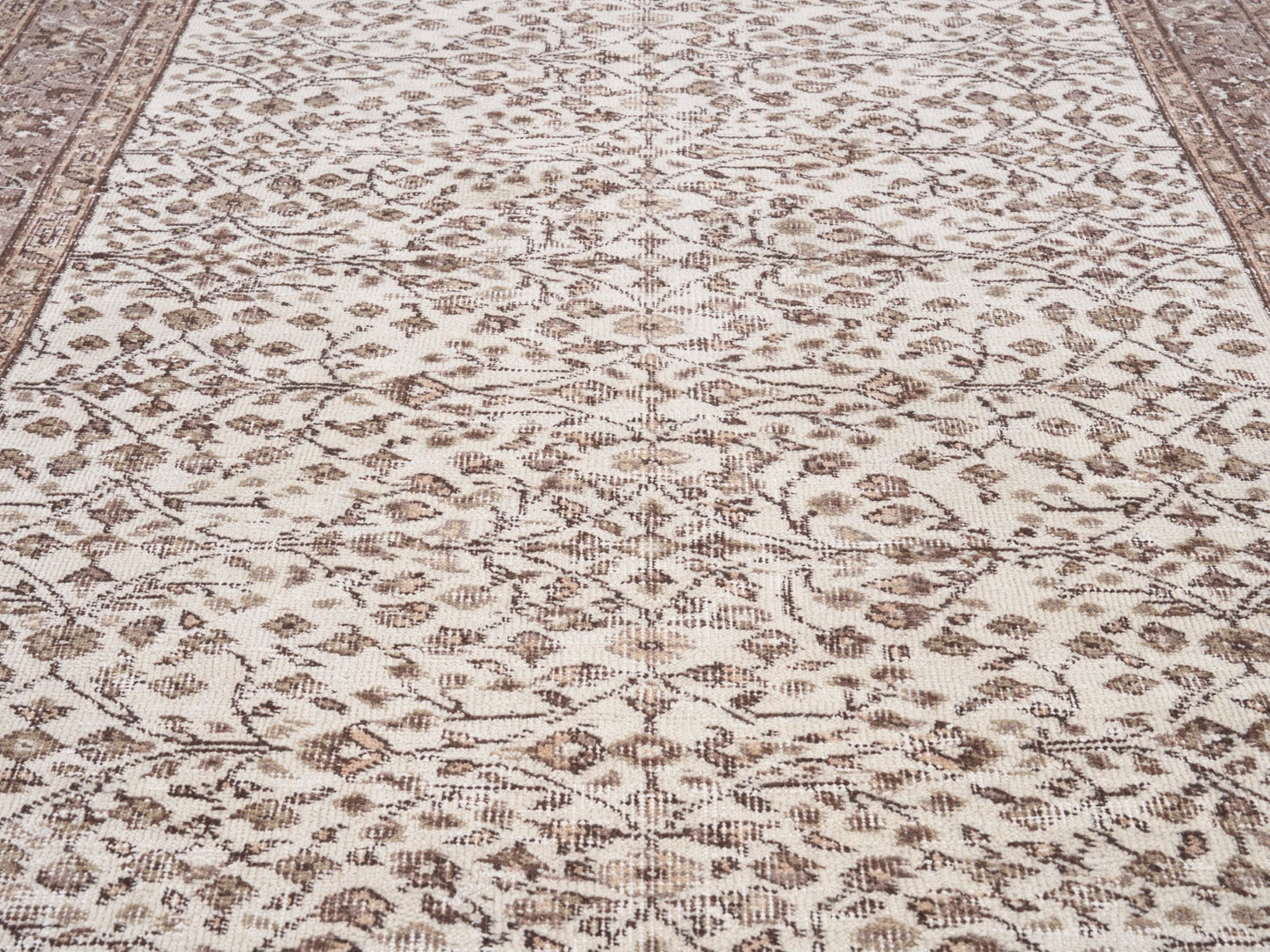 3215 - 4'8" x 8'2"
