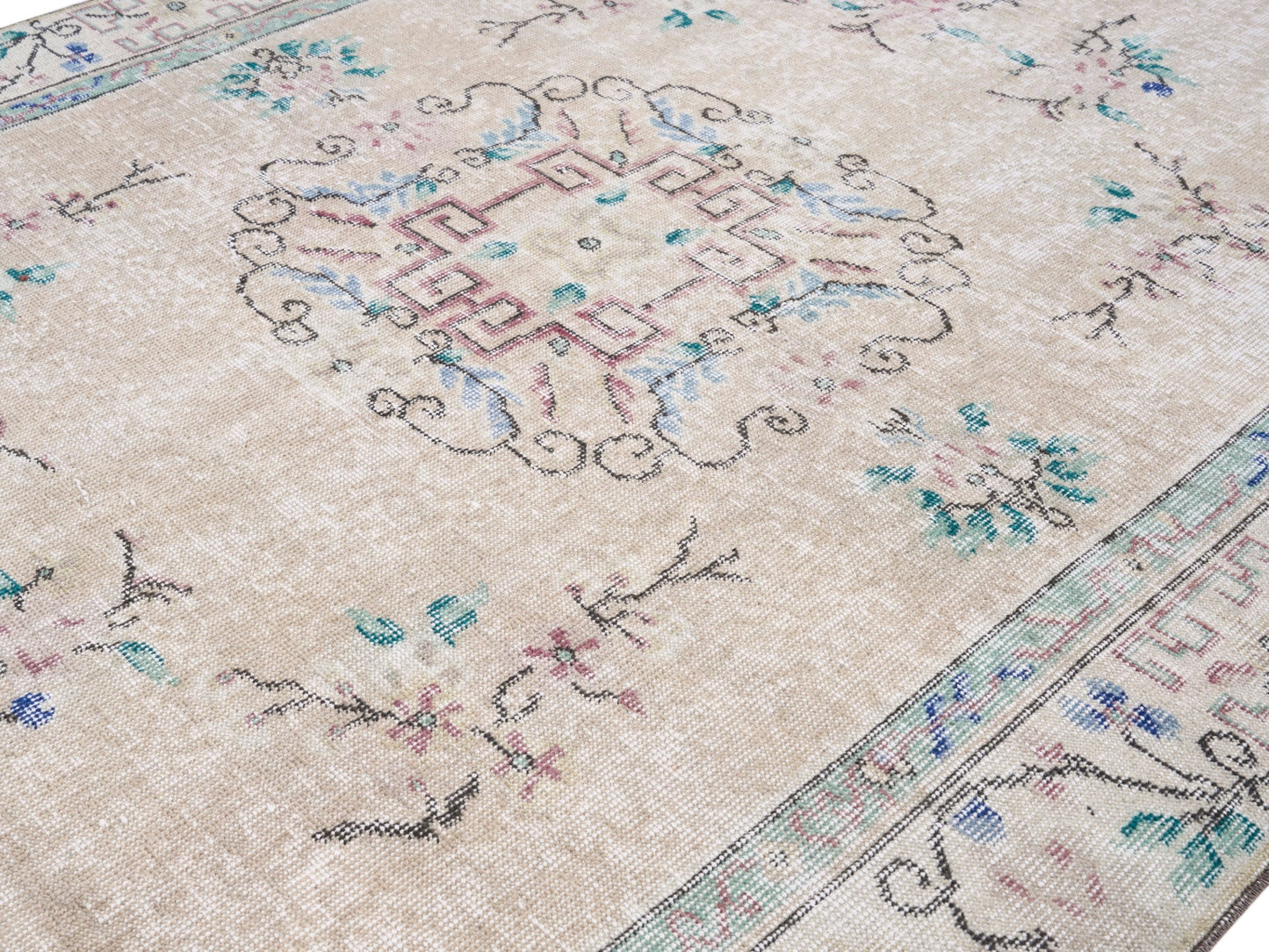 8506 - 4'11" x 8'10"