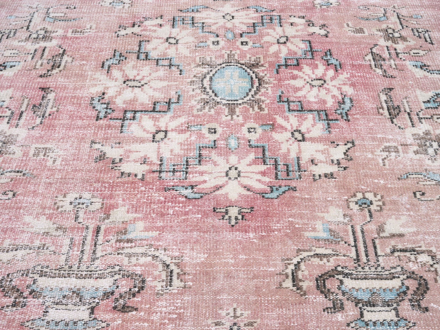 8711 - 4'11" x 7'11"