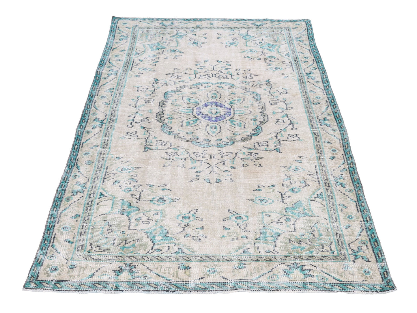 8695 - 4'11" x 8'10"